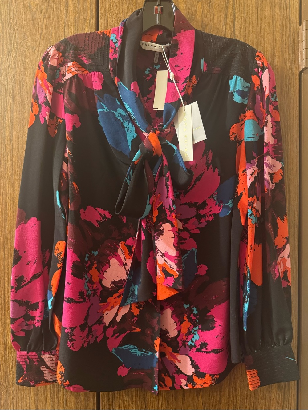 NWT Trina Turk 100% Silk Floral Tie-Neck Blouse Bow Top Multi Size Small